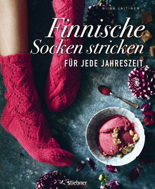 Kirjankansi teokselle Finnische Socken stricken für jede Jahreszeit.