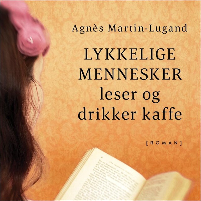 Lykkelige mennesker leser og drikker kaffe