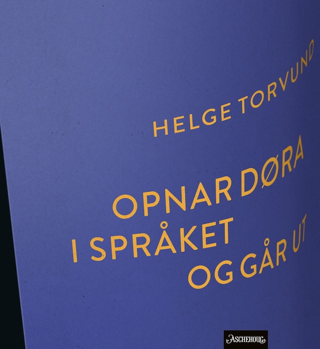 Bokomslag for Opnar døra i språket og går ut