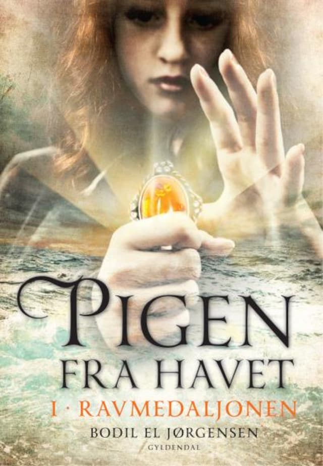 Book cover for Pigen fra havet 1 - Ravmedaljonen