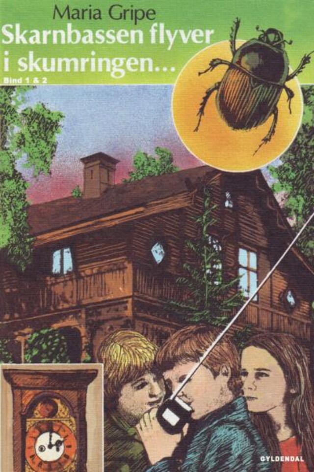Book cover for Skarnbassen flyver i skumringen