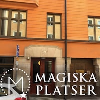 Gifter sig för första gången på Stockholms äldsta gata, Brännkyrkagatan 49